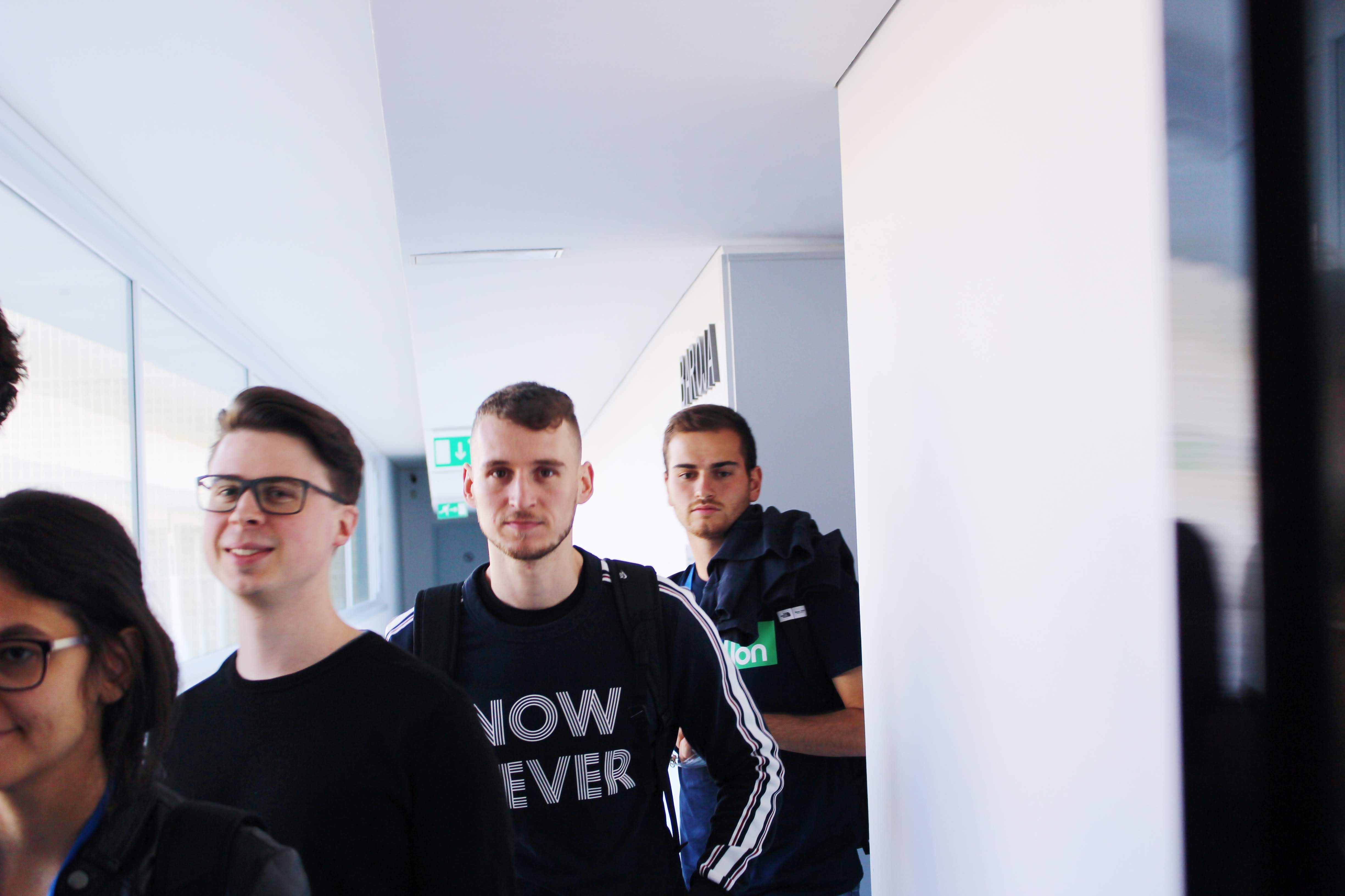 A group of young researchers between sessions